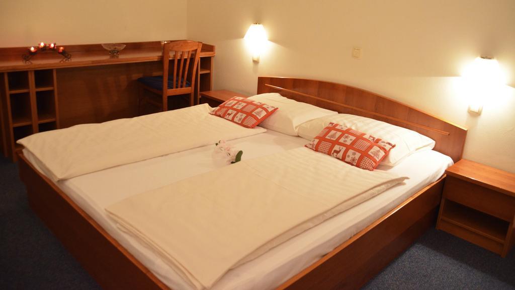 Hotel Bajt มาริบอร์ ภายนอก รูปภาพ